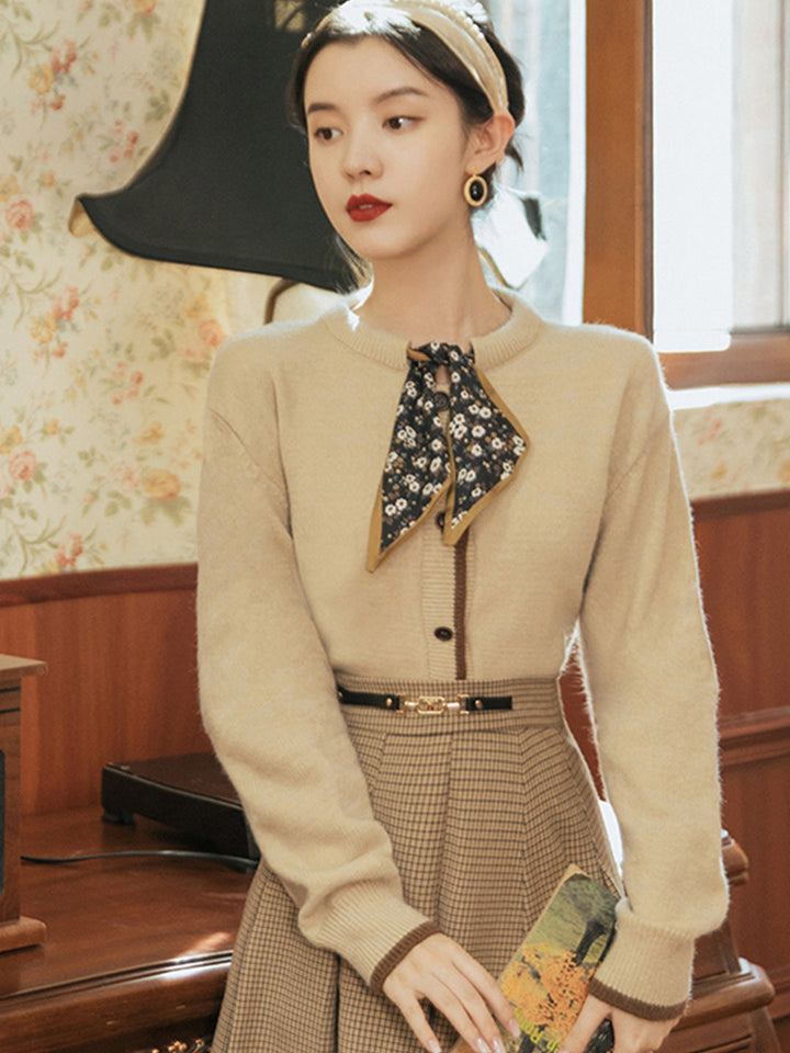 Aurora™ - Vintage Crew Neck Knitted Cardigan
