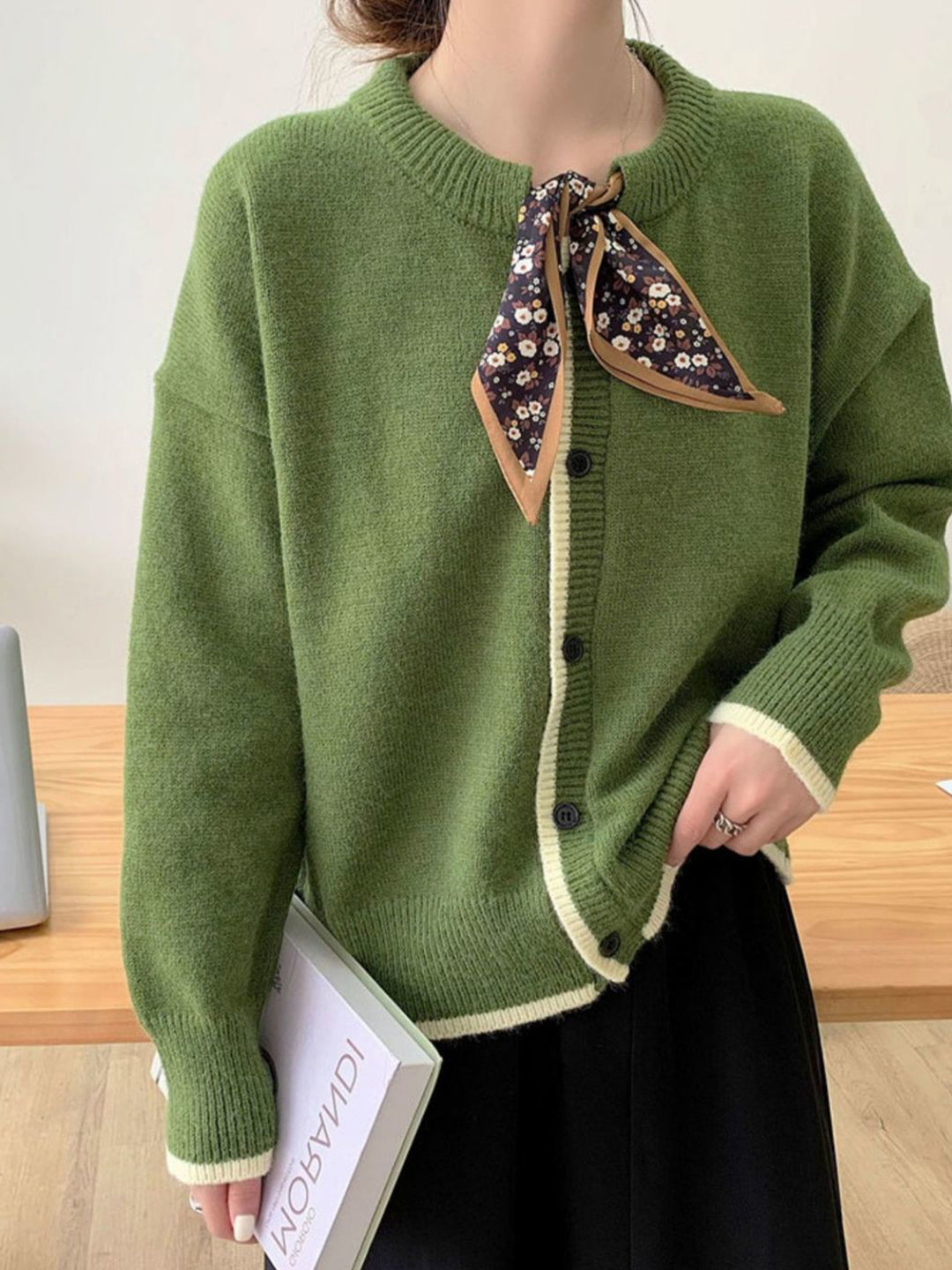 Aurora™ - Vintage Crew Neck Knitted Cardigan